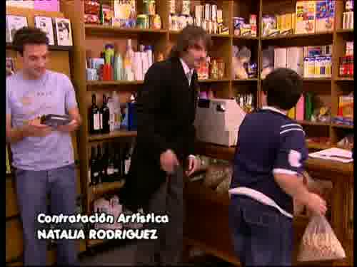 Paquito lo que necesita
es perder la virginidad.