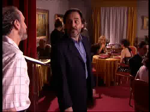 -Qué follón.
-Hola, Elena, ¿qué tal?