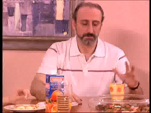 Dice que te va a denunciar.
-¿Sí?