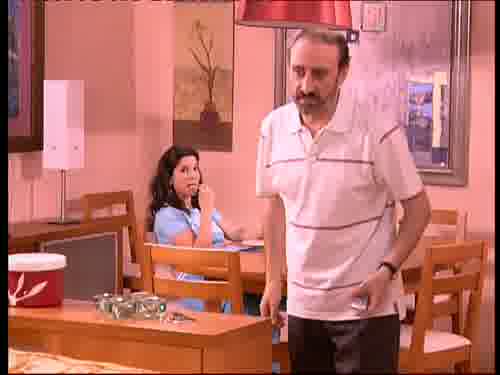 ¿Dígame?
-Soy Elena, ¿qué tal la resaca?