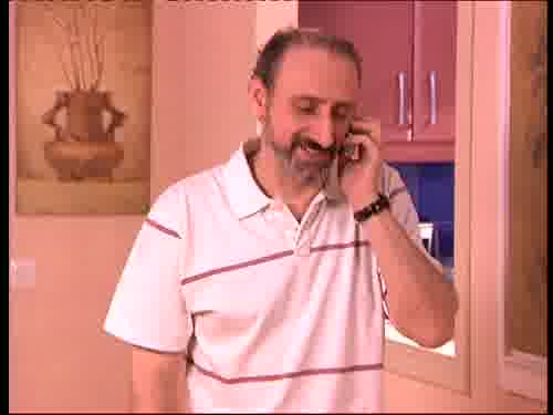 Voy a bajar un momento, ha habido
un problema... Ahora vengo.
