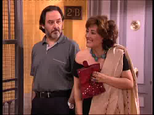 -Es una amiga de hace mucho,
que ha venido hace poco...