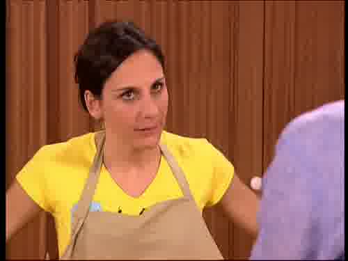 -Corre, ve a abrir,
que eres el servicio.