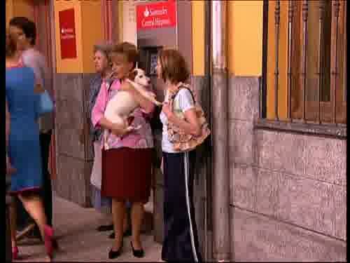 -¿Cómo se va a ir esta chica
del portal si ya tiene cliente?