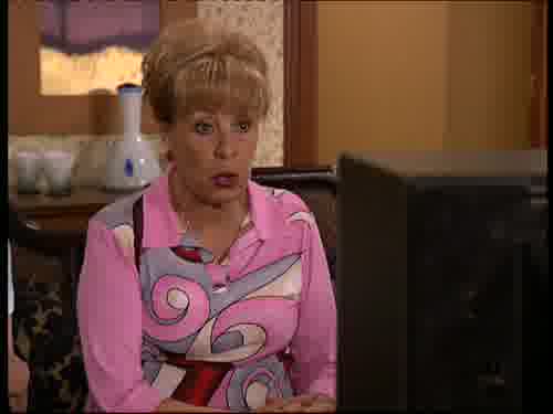 -Qué mona va esta chica siempre,
hasta sin ropa.