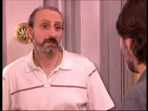 -Debes quedar con ella. Hazlo por
los hombres reprimidos del país.