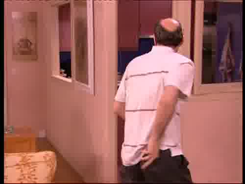 -Menos cachondeo. Tomad,
hoy vais a salir los dos.