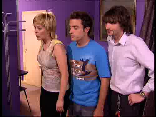 -Yo no cogí nada.
-Se ve en el bolsillo del pantalón.