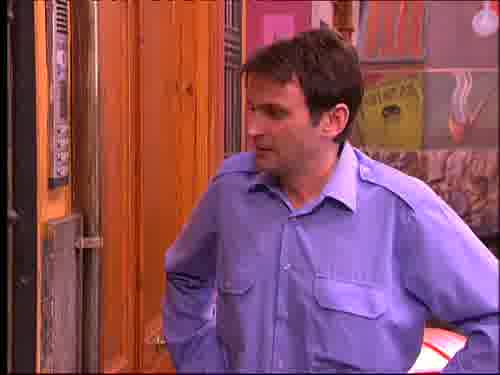 -¡Cipote!
¿Me abre o no me abre?