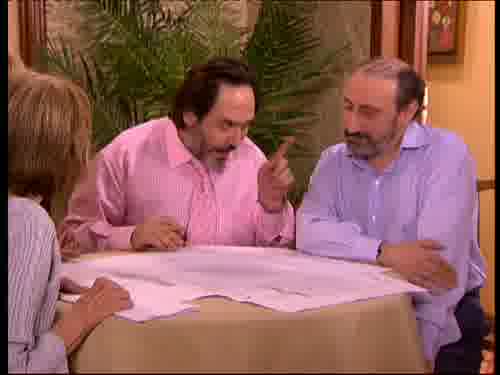 -Por cierto, que nadie se vaya de
la lengua; no debe sospechar nada.