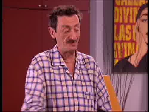 -Te estoy hablando en serio.
Fuera de mi casa.