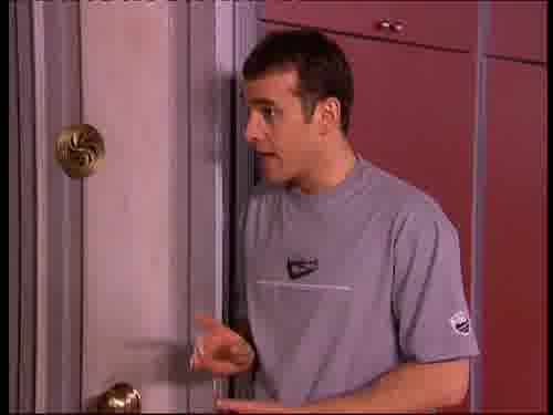 -¿Dónde le ha escondido?
-Se encerró él en mi habitación.