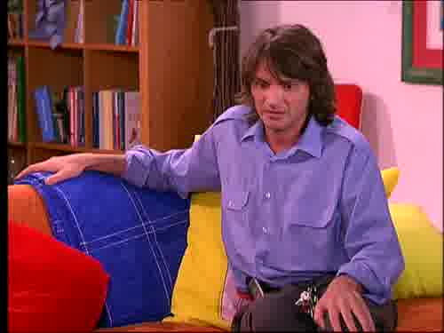¿Paracaídas hay en los asientos?
-No, hay catálogos de colonia...