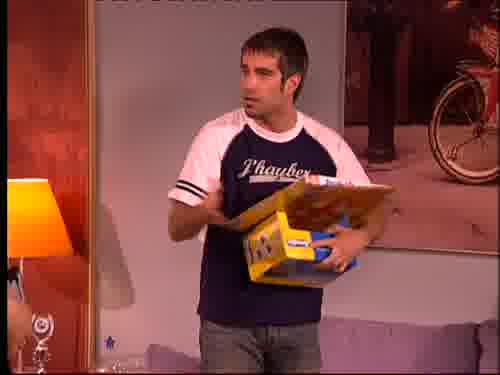 -Claro, debemos distribuir gays
en puestos claves de la sociedad: