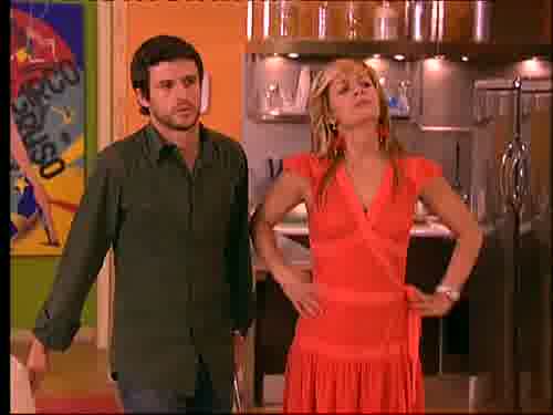 -Ana dice que no quiere salir
con hombres casados.