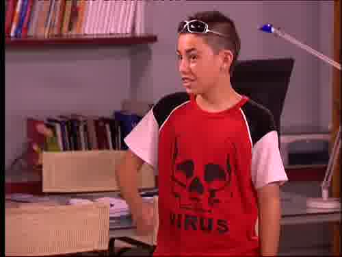 -¿Bujarras? ¿Eso qué es?
-Maricones.