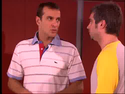 Fernando, tenemos un hijo homófobo.
-Tiene que integrarse.