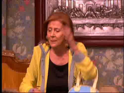 -Valentín, pórtate bien,
cuida de la casa...
