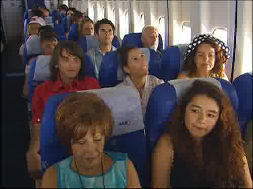 ...es de nueve horas. Feliz vuelo."
-¿Nueve horas aquí metido?