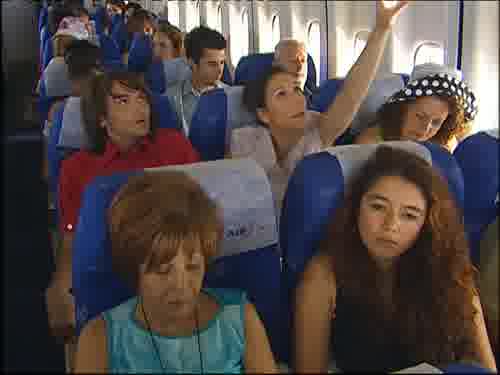 -Quita, quita, a ver si encima
me voy a acatarrar.
