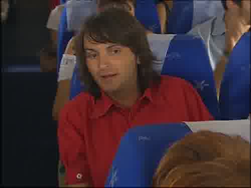 -Porque tiene alas y motores.
Hay miles de vuelos al día.
