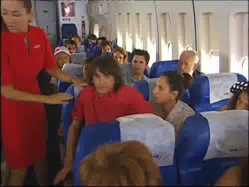 -¡Oiga! Ya está bien, ¿no?
-Cállese, Marujita,