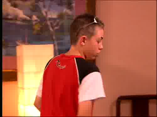 -¿No ayudas a recoger?
-Va a ser que no.