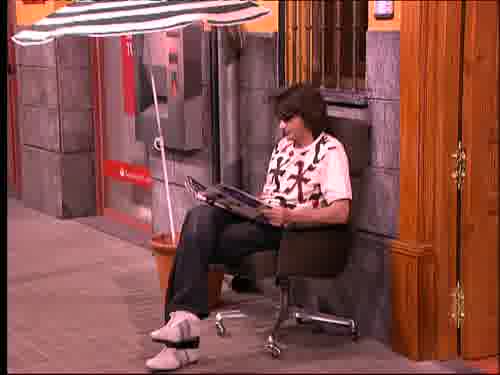 -Emilio, cógenos las bolsas,
que pesan mucho.