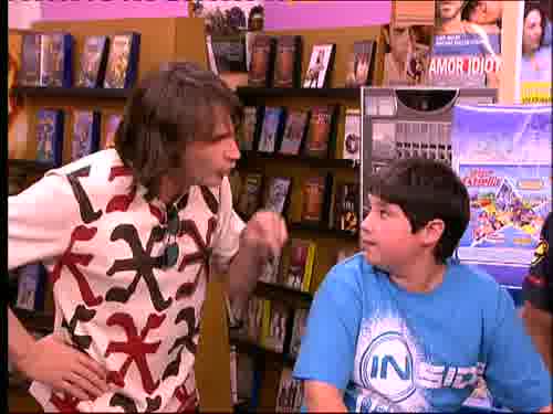 -¿No te ibas a la playa con Belén?
-Sí,