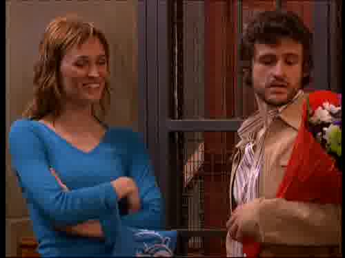 Ah, éste es Carlos, un amigo.
-Hola.