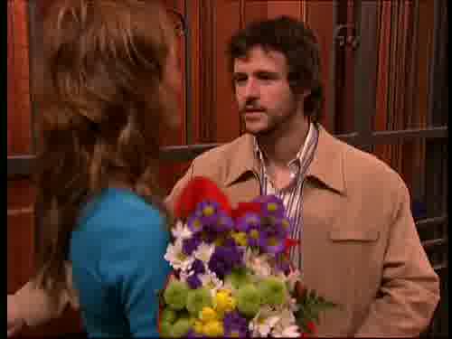 -Eh... Alicia. Alicia.
-¿Sí?