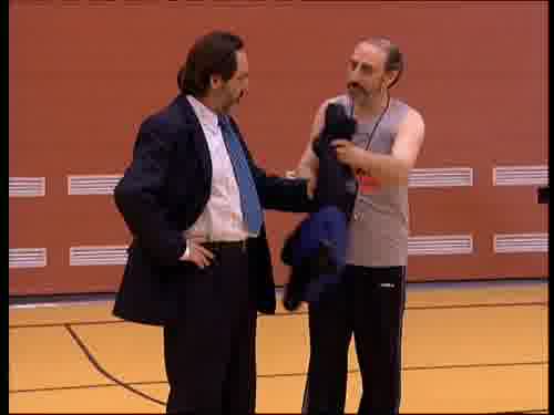:-) -¡Vaya pintas!
-Esto es un partido de baloncesto,
