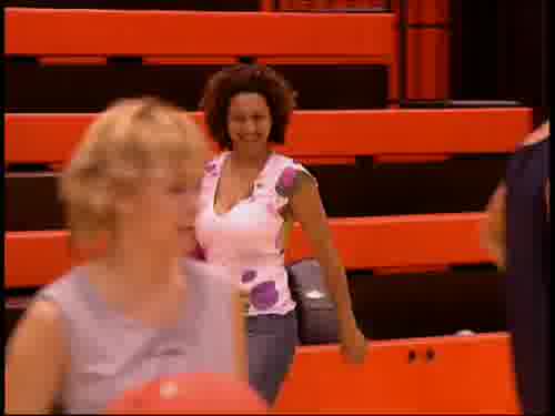 -Pasa, Lucía.
-Emilio, Emilio.