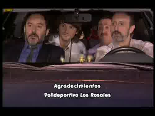 -Juan, la niña está liada
con el de enfrente.