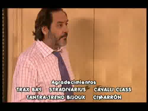 -¿No es raro ir por unas pizzas
y acabar en el cine?