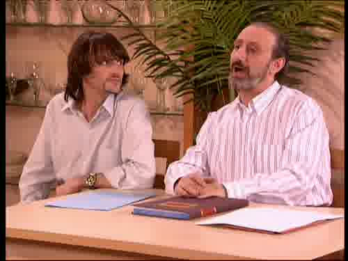 -¿Y quién le ha contado qué es eso?
-Mi novia.