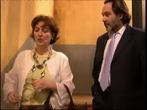 -Isabel, no eres un móvil,
trata con la gente.