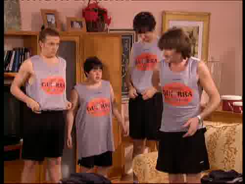 Los uniformes son 200 euros.
No he hecho factura...