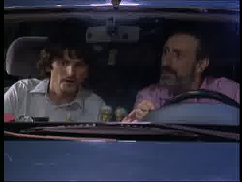 -No, vamos a salir.
-Pero habla usted, yo hablo peor.