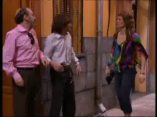 -No agradezcas que te salvamos.
-Ése no vuelve por aquí.