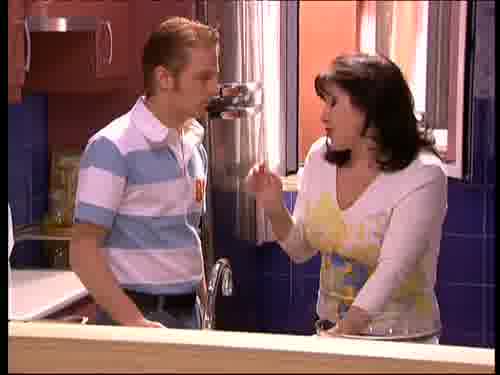 -A Natalia le gustan los dulces.
-No, a ella no, pero a mí sí.