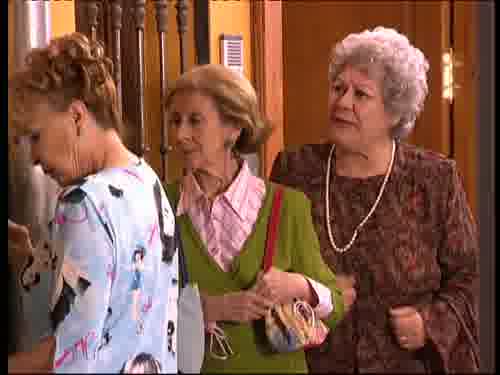 -Un momento. Marisa, no mires.
-¿No confías en mí?
