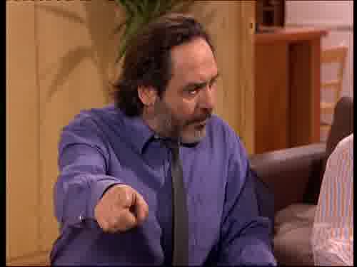 ...poniendo multas.
-Según la reclamación de Emilio,
