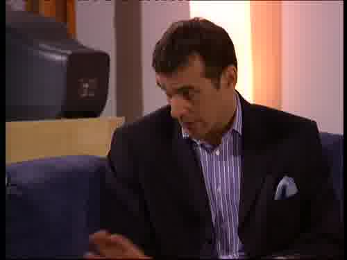 -¿Yo? Si tú me dijiste
que Lucía era lesbiana.