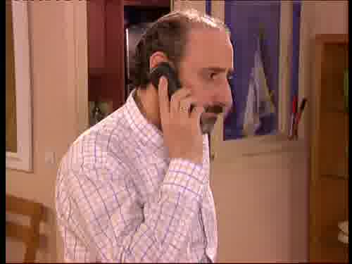 -Sí.
-Escuche, ustedes tienen algo...