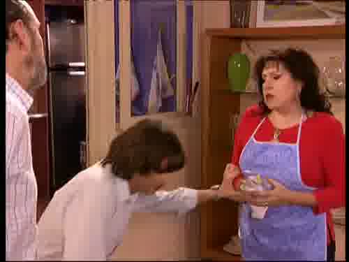 -Pobre el padre de Emilio,
pero esto hay que votarlo.