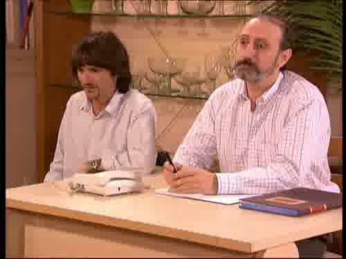 -Ay, Dios.
-Nos hemos metido en el mayor...