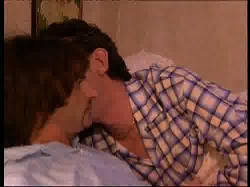 -Papá, hacía mucho tiempo
que no me dabas un beso.
