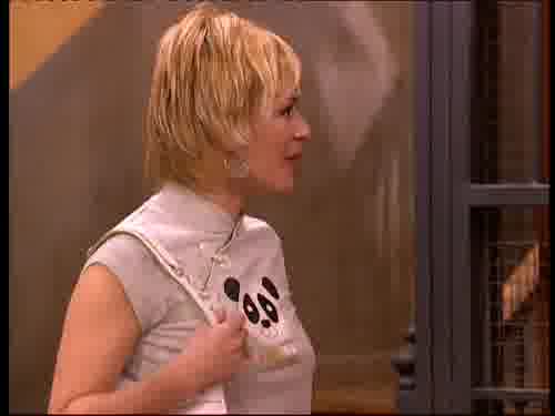 -Es lo que le estaba comentando.
Pero es tan tímida...