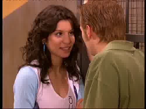 -Ah. Yo creo que si me das un beso,
la hundes.